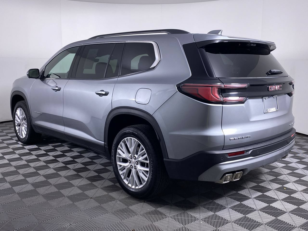 Certified 2026 GMC Acadia Elevation w/ Elevation Premium Package FWD image 19