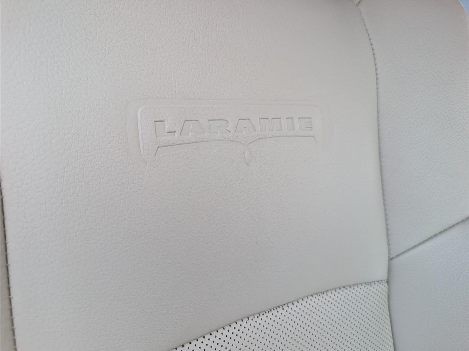 Used 2017 RAM 2500 Laramie w/ Snow Chief Group AWD/4WD image 12