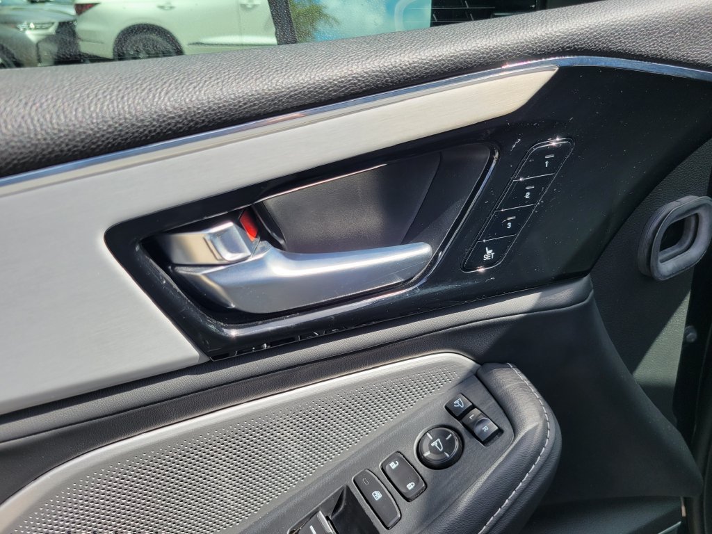 Used 2025 Acura MDX w/ Technology Package FWD image 23