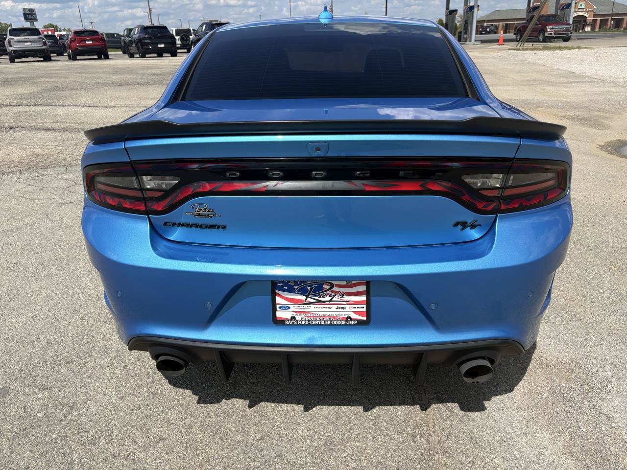 Used 2023 Dodge Charger R/T w/ Blacktop Package RWD image 4