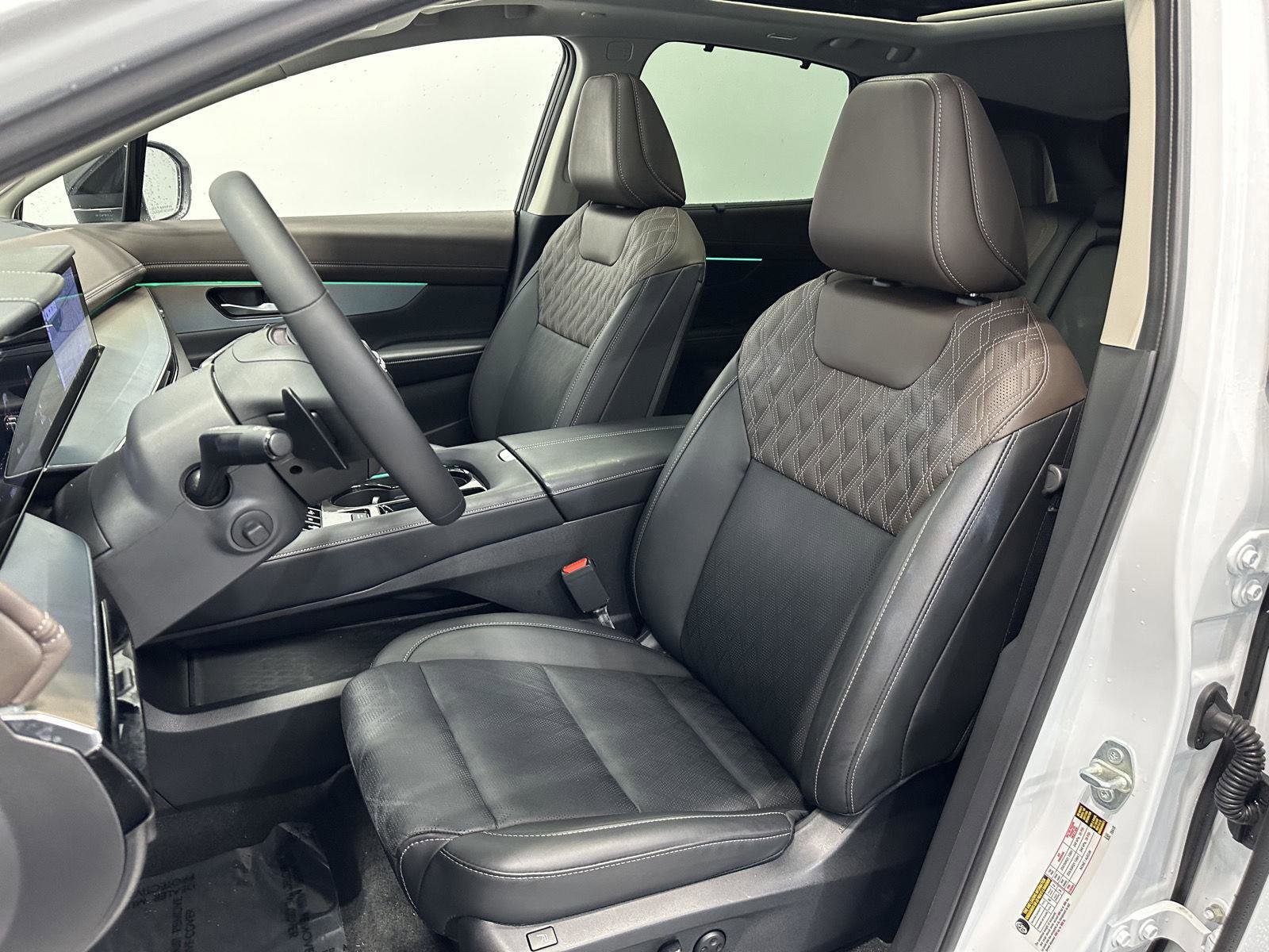 Used 2025 Nissan Murano Platinum w/ Cargo Package image 14