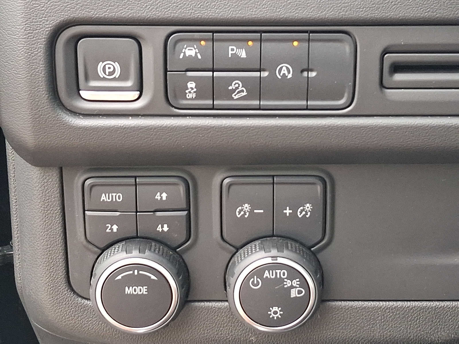 Certified 2024 Chevrolet Tahoe Premier AWD/4WD image 23