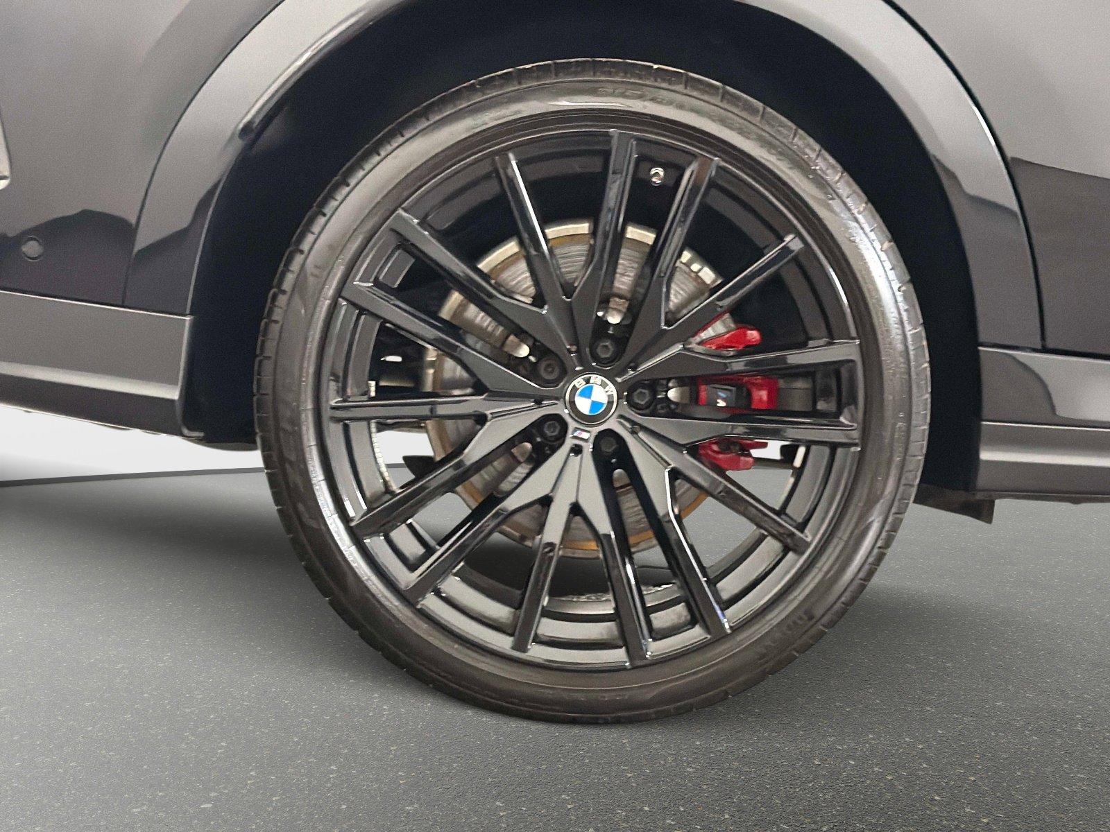 Used 2024 BMW X6 M60i AWD/4WD image 13