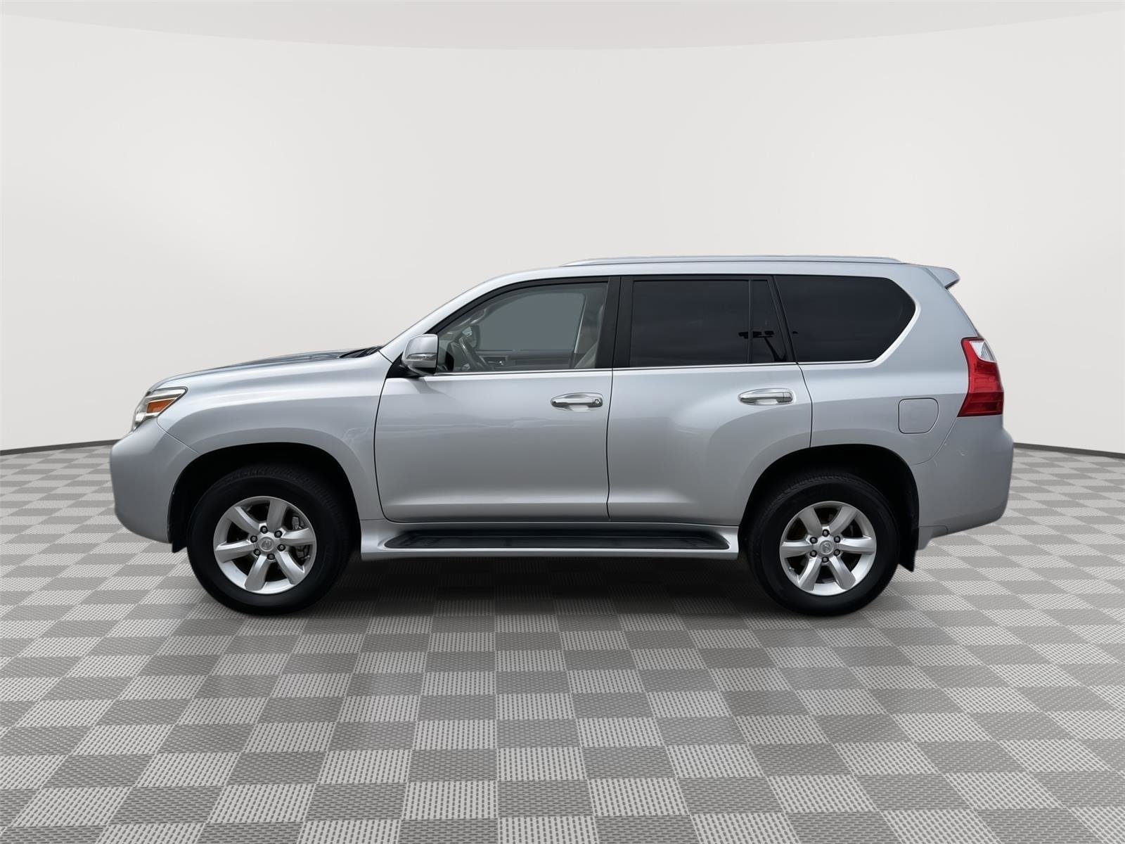 Used 2011 Lexus GX 460 w/ Comfort Plus Pkg image 12