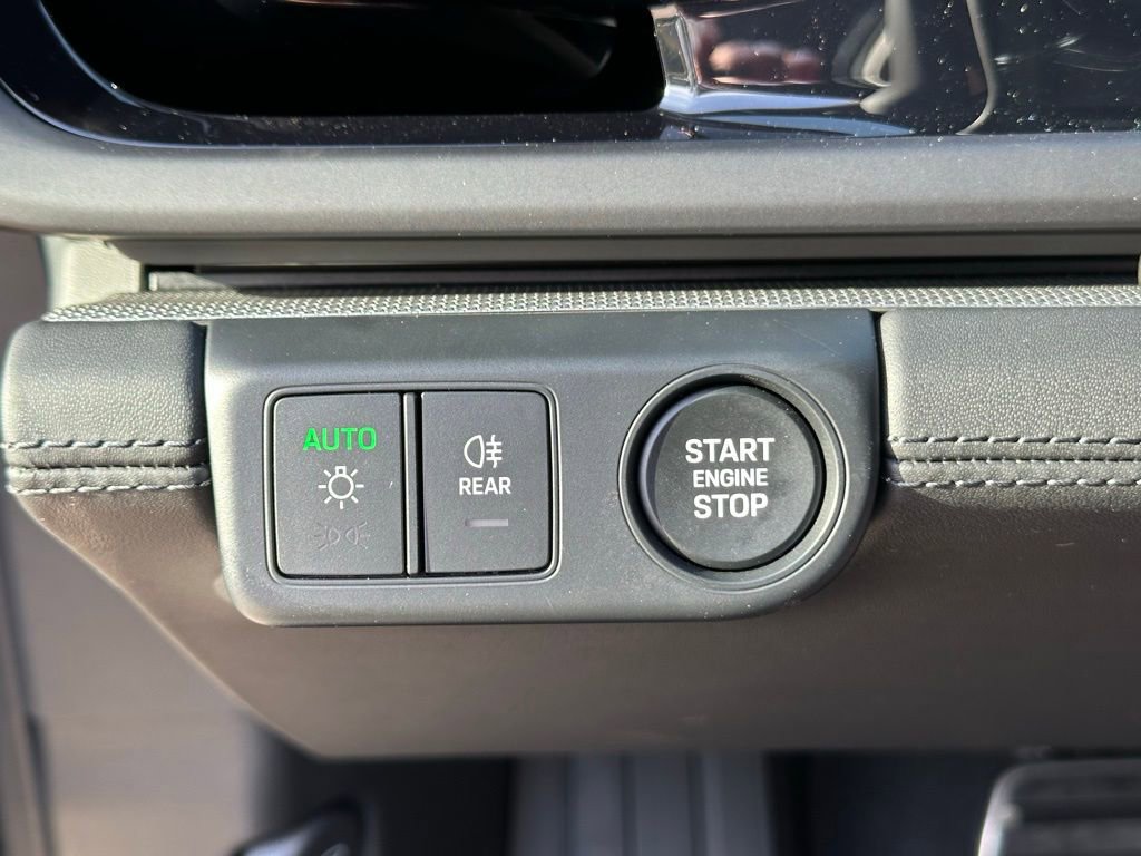 Used 2026 Porsche Panamera image 32