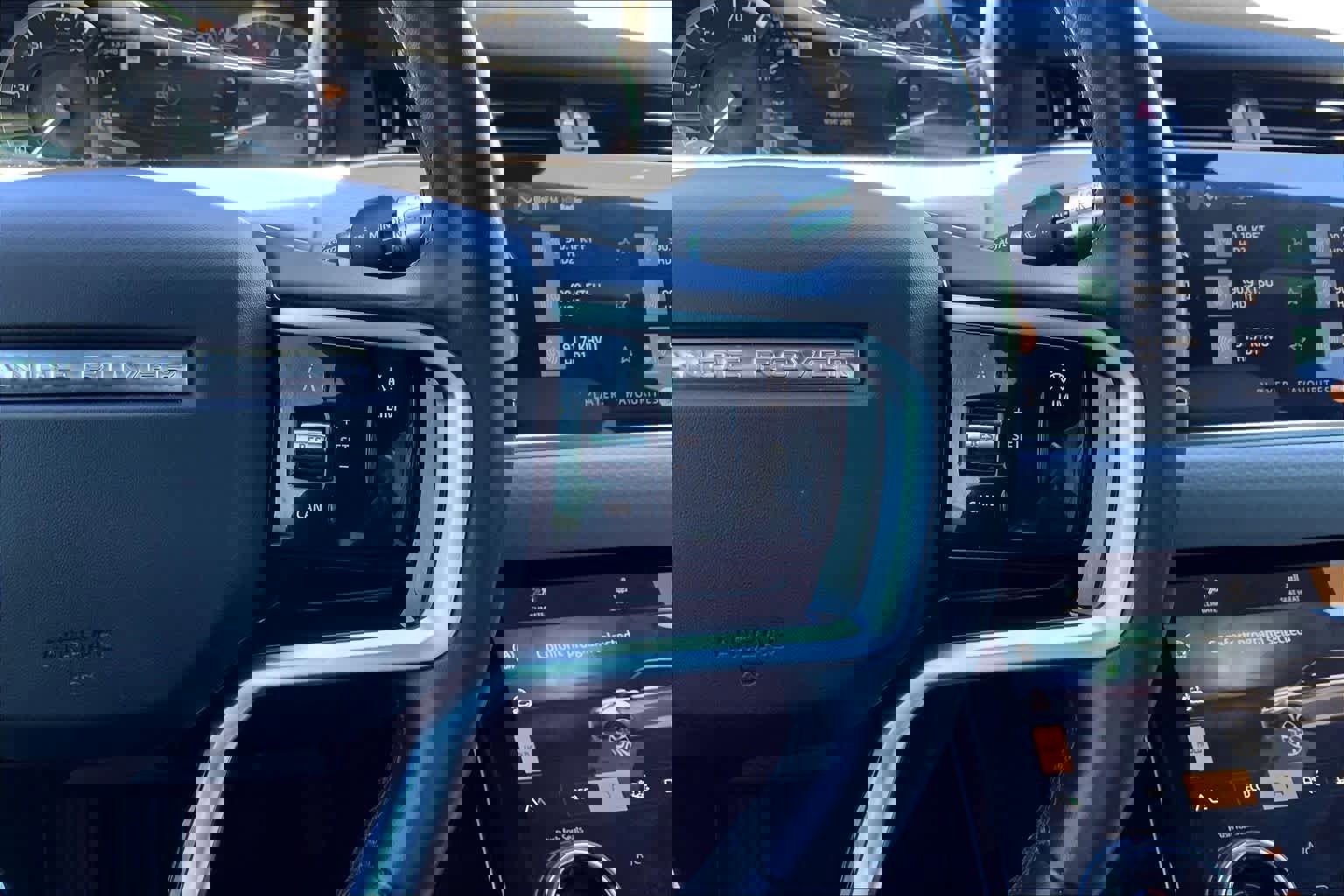 Used 2022 Land Rover Range Rover Evoque S image 25