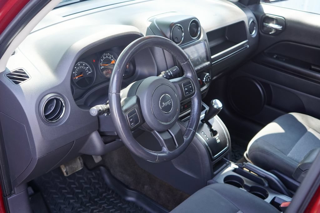 Used 2014 Jeep Patriot Latitude w/ Sun/Sound Group AWD/4WD image 12
