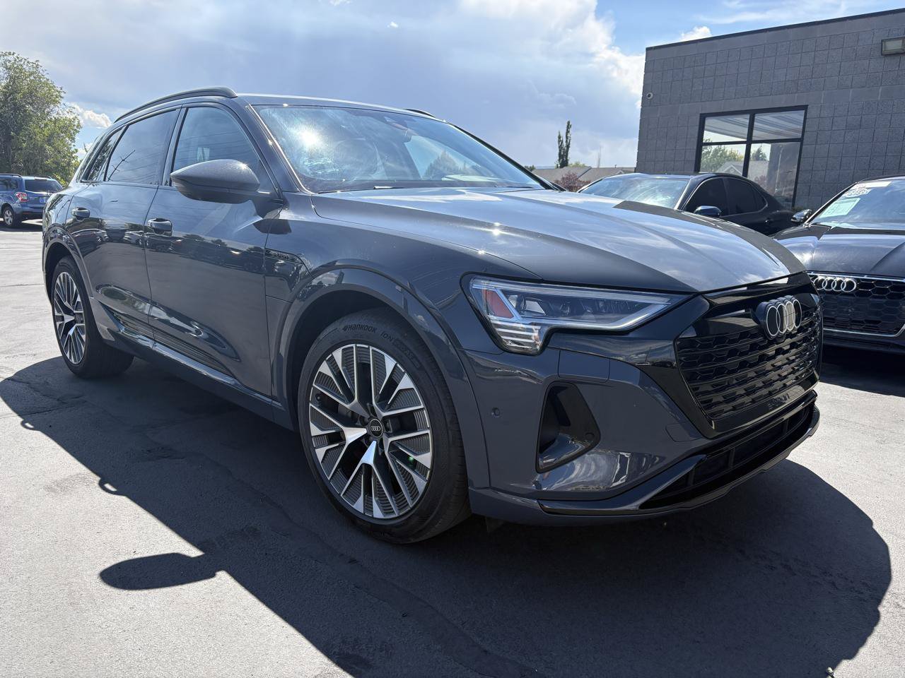 Used 2024 Audi Q8 e-tron Prestige w/ Prestige Package AWD/4WD image 1