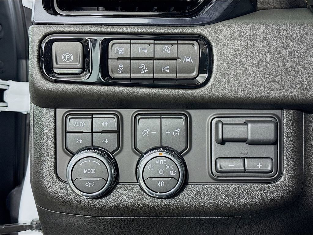 New 2026 GMC Yukon XL AT4 image 10