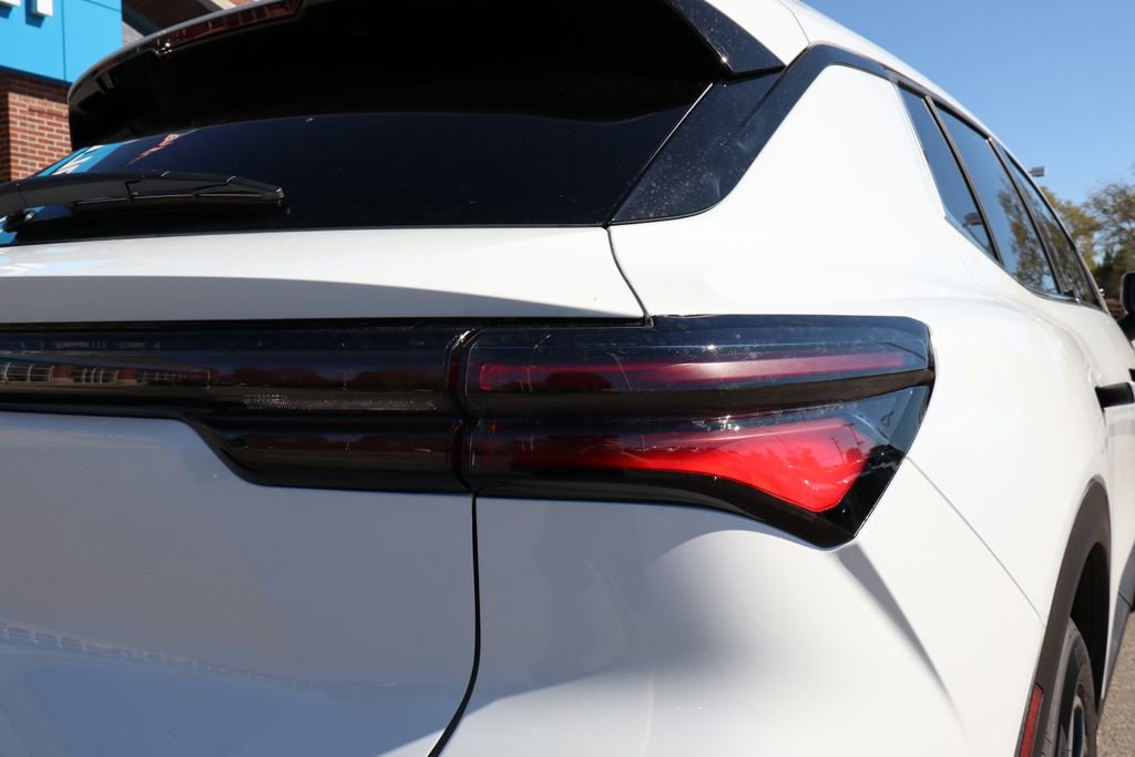 New 2026 Chevrolet Equinox EV LT image 34