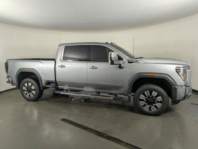 Used 2024 GMC Sierra 3500 Denali w/ Denali Reserve Package AWD/4WD image 9