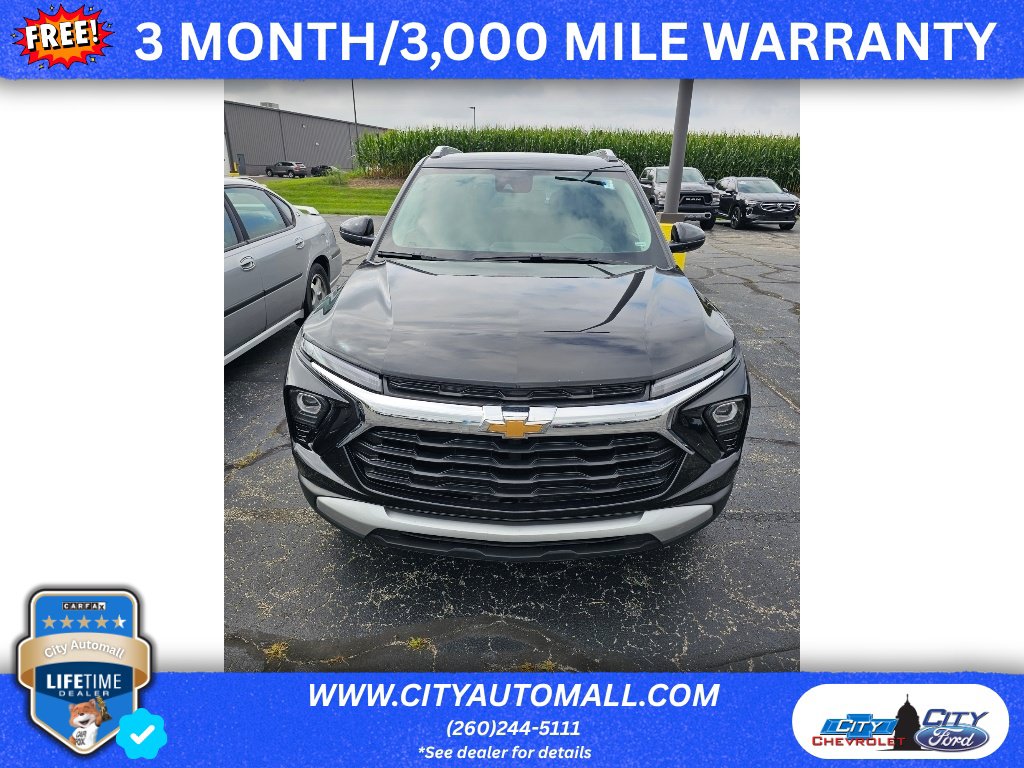 Used 2025 Chevrolet TrailBlazer LT AWD/4WD image 1