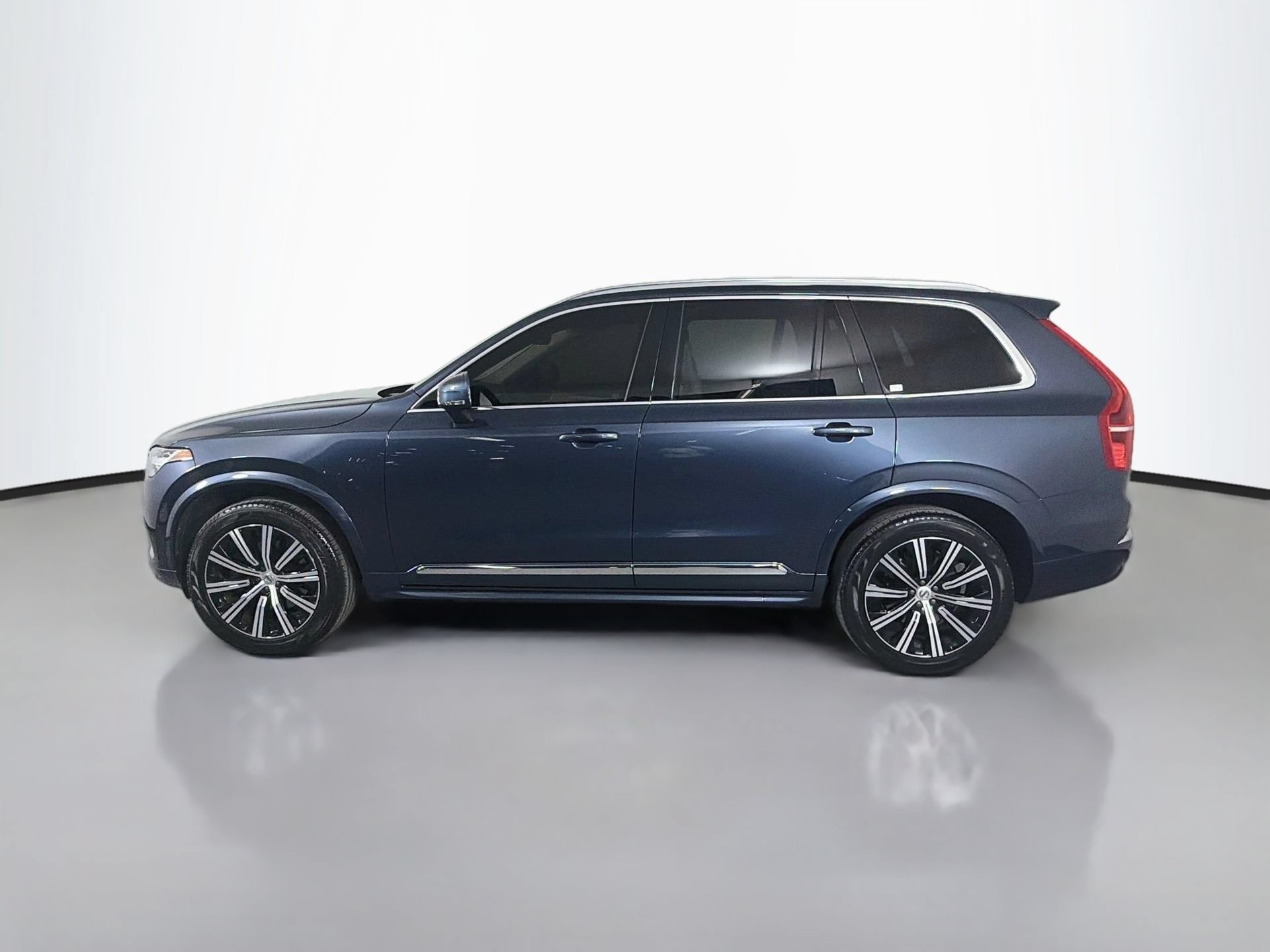 Certified 2025 Volvo XC90 B5 Core w/ Protection Package Premier AWD/4WD image 9