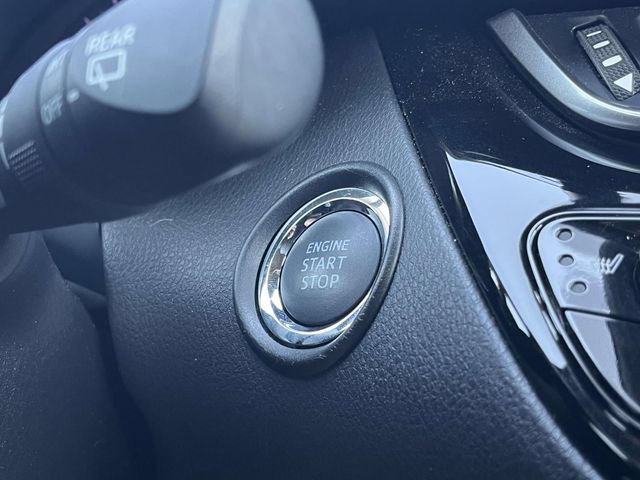Used 2019 Toyota C-HR Limited FWD image 31