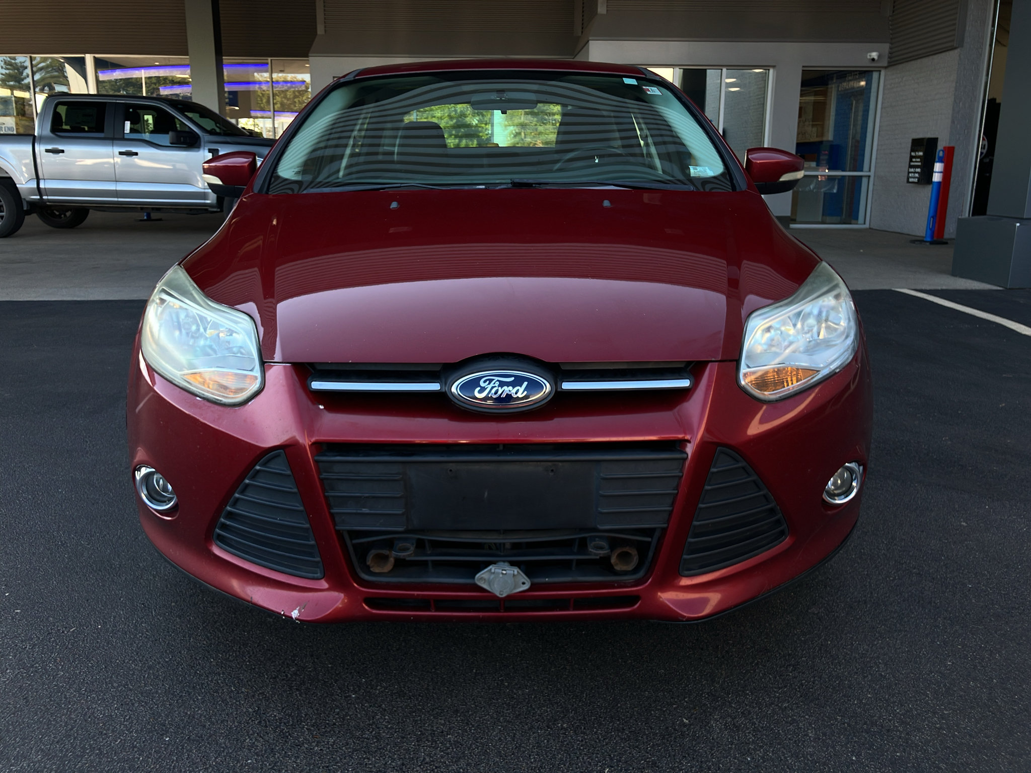 Used 2014 Ford Focus SE w/ Equipment Group 201A FWD image 2