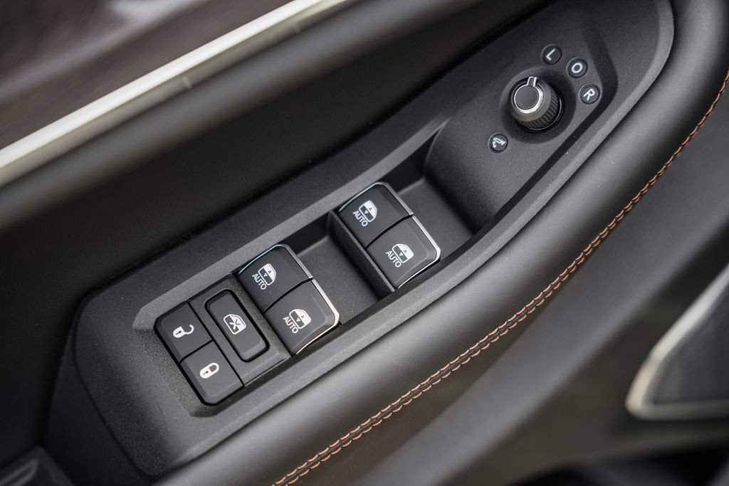 New 2025 Jeep Grand Cherokee Overland w/ Adv Protech Group III image 38