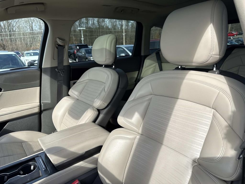 Used 2025 Lincoln Nautilus Reserve image 26