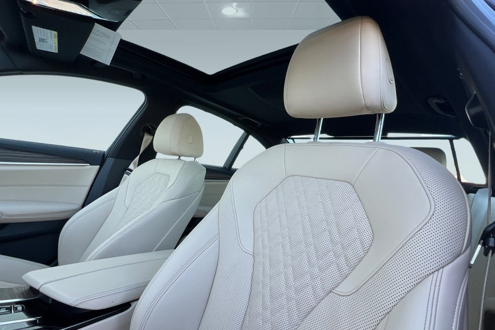 Certified 2023 BMW 530i xDrive w/ Executive Package image 15