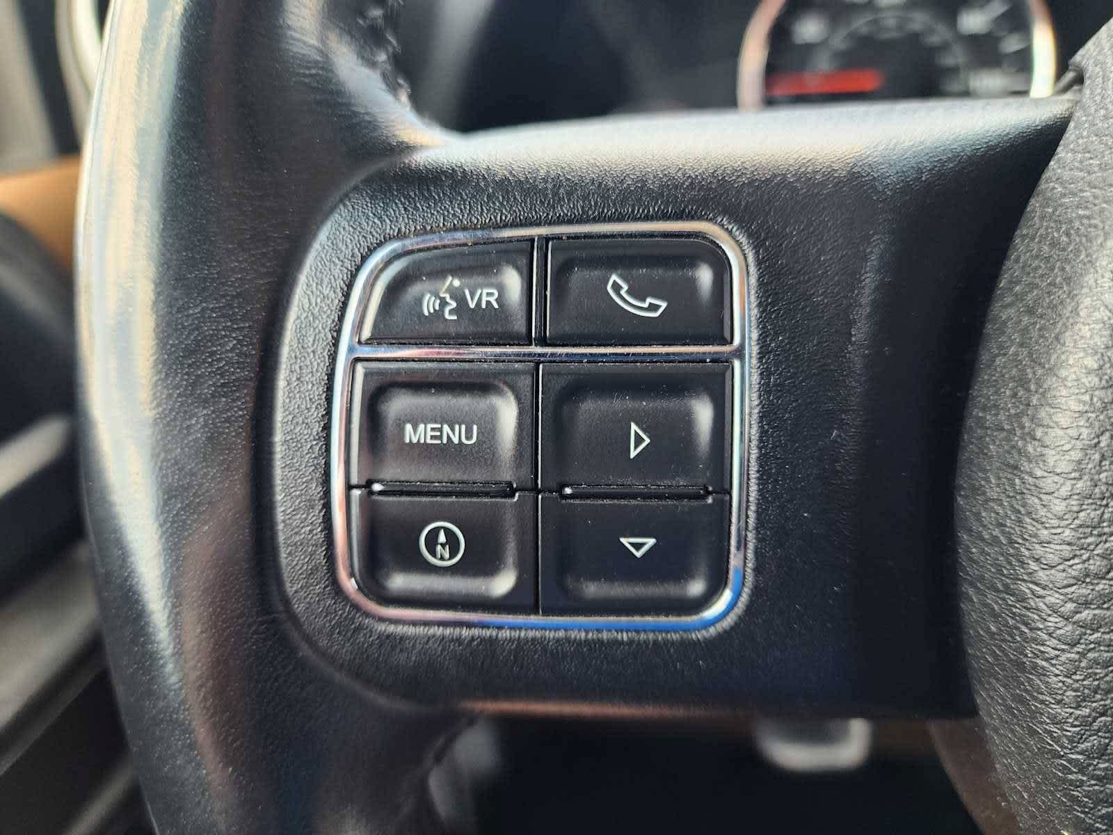 Used 2016 Jeep Wrangler Unlimited Rubicon w/ Connectivity Group AWD/4WD image 18