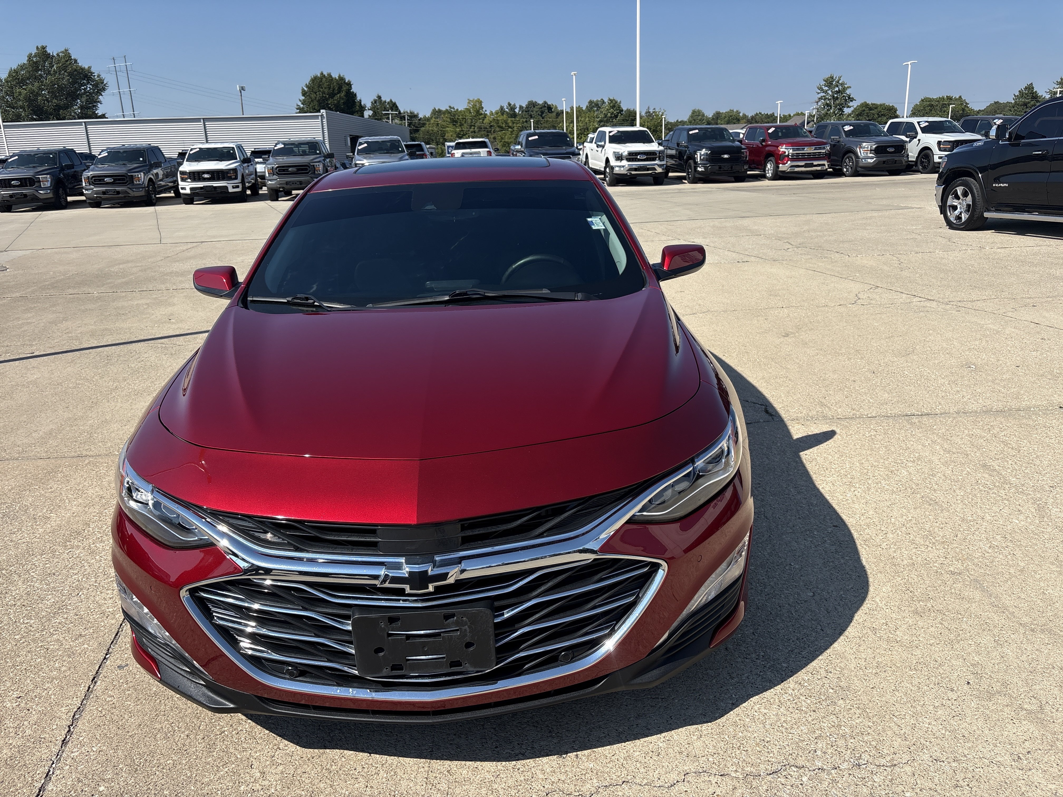 Used 2023 Chevrolet Malibu LT FWD image 2