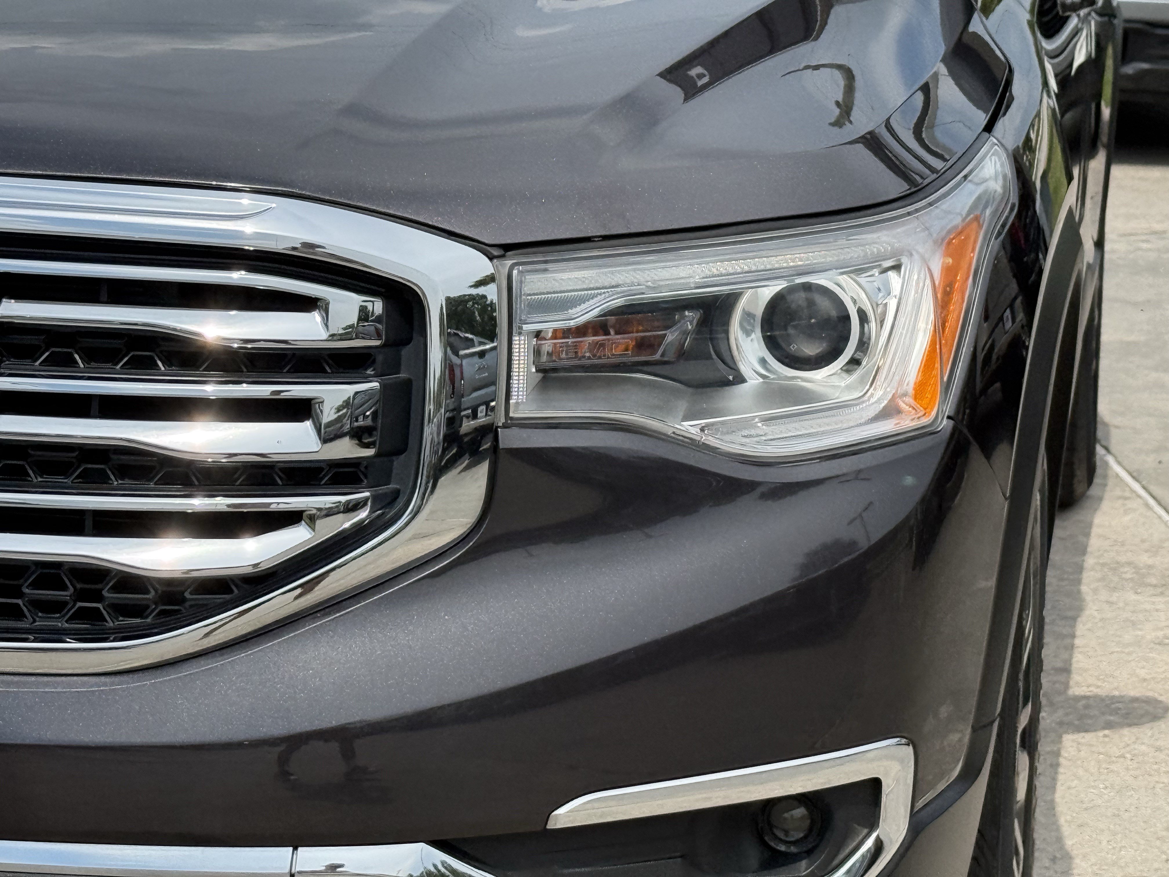 Used 2019 GMC Acadia SLT w/ LPO, Floor Liner Package FWD image 11