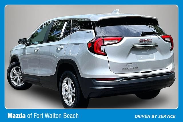 Used 2022 GMC Terrain SLE FWD image 4