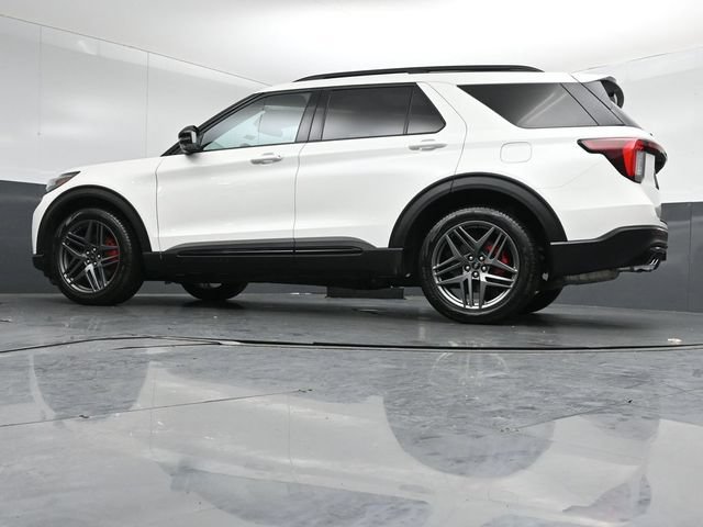 Certified 2025 Ford Explorer ST AWD/4WD image 43