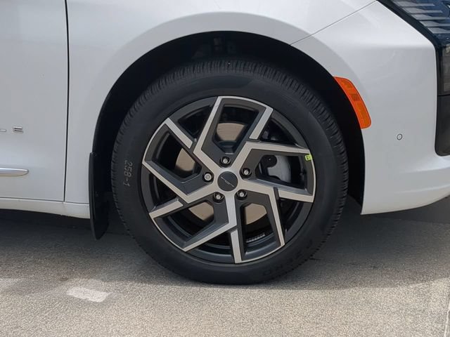 New 2027 Chrysler Pacifica Pinnacle w/ Theater Group AWD/4WD image 11