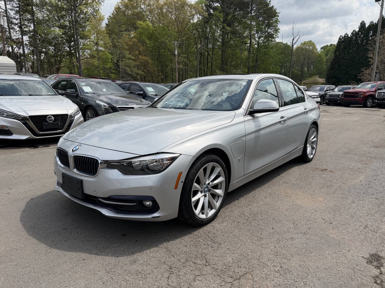 Used 2017 BMW 330e image 1