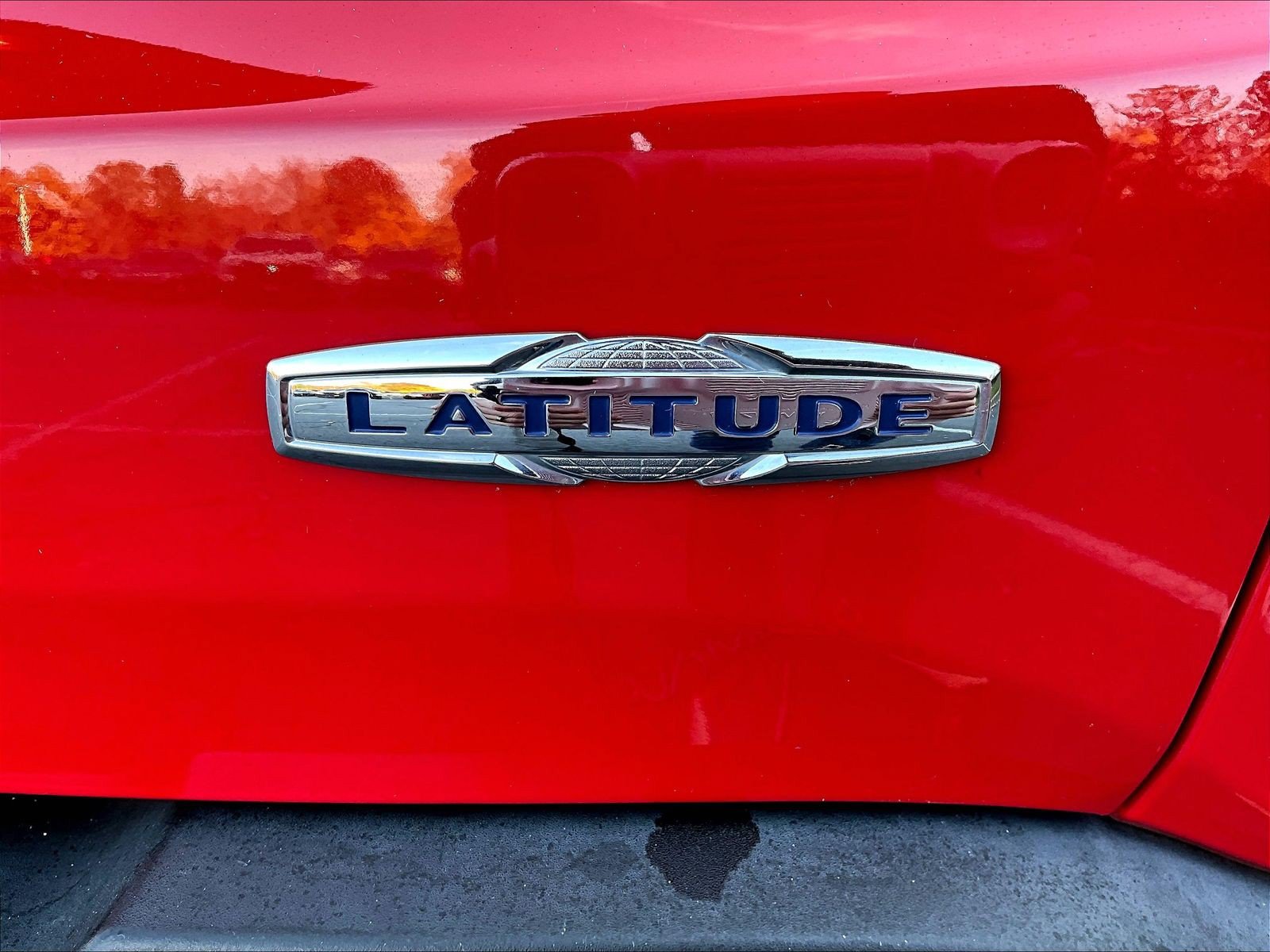 Used 2015 Jeep Renegade Latitude FWD image 23