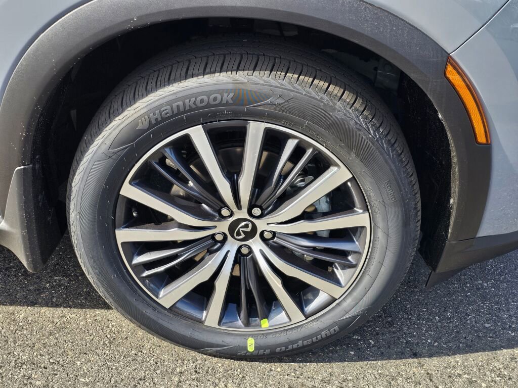 New 2025 INFINITI QX60 Sensory image 9