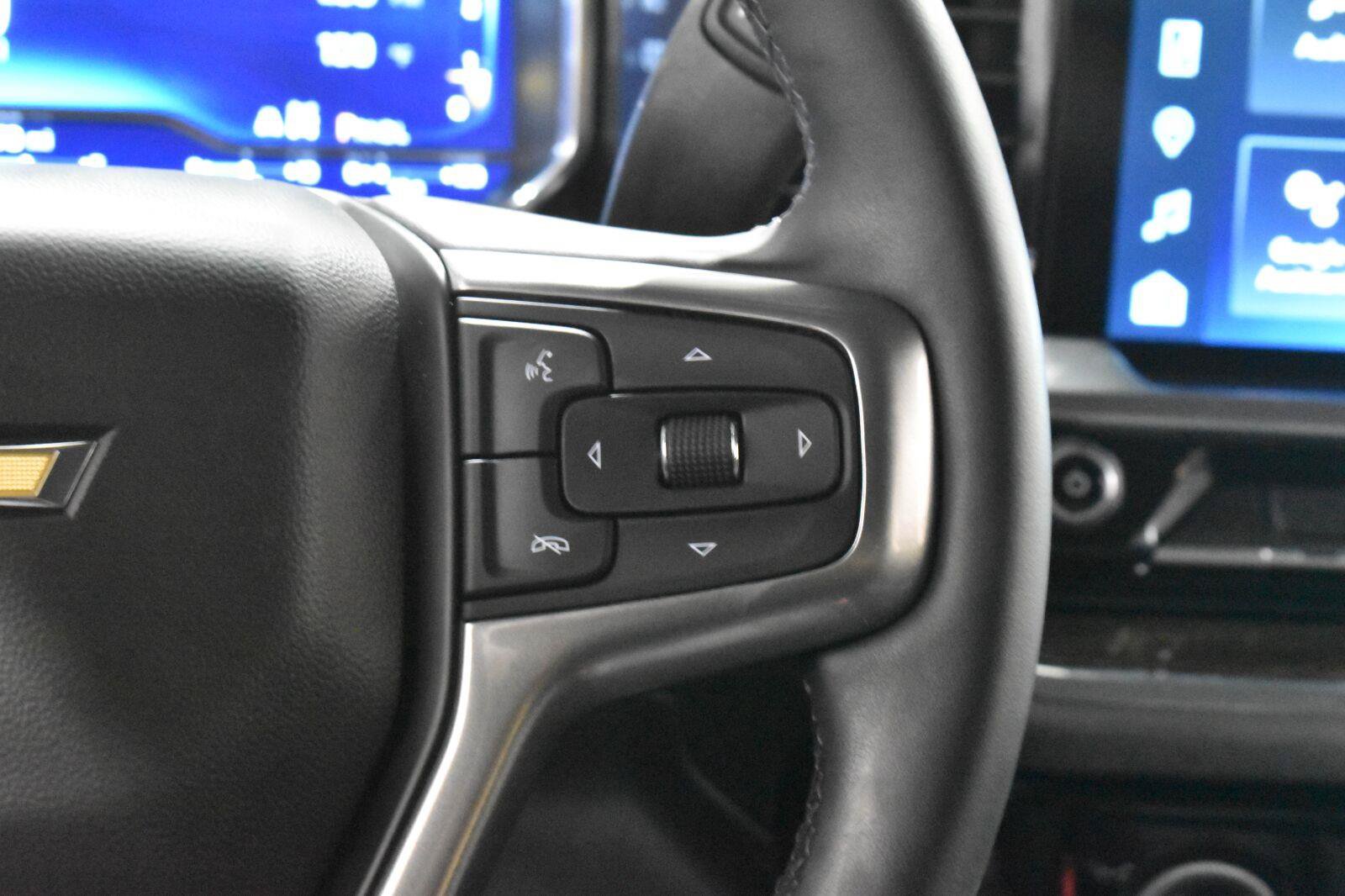 Used 2024 Chevrolet Silverado 1500 LT AWD/4WD image 8