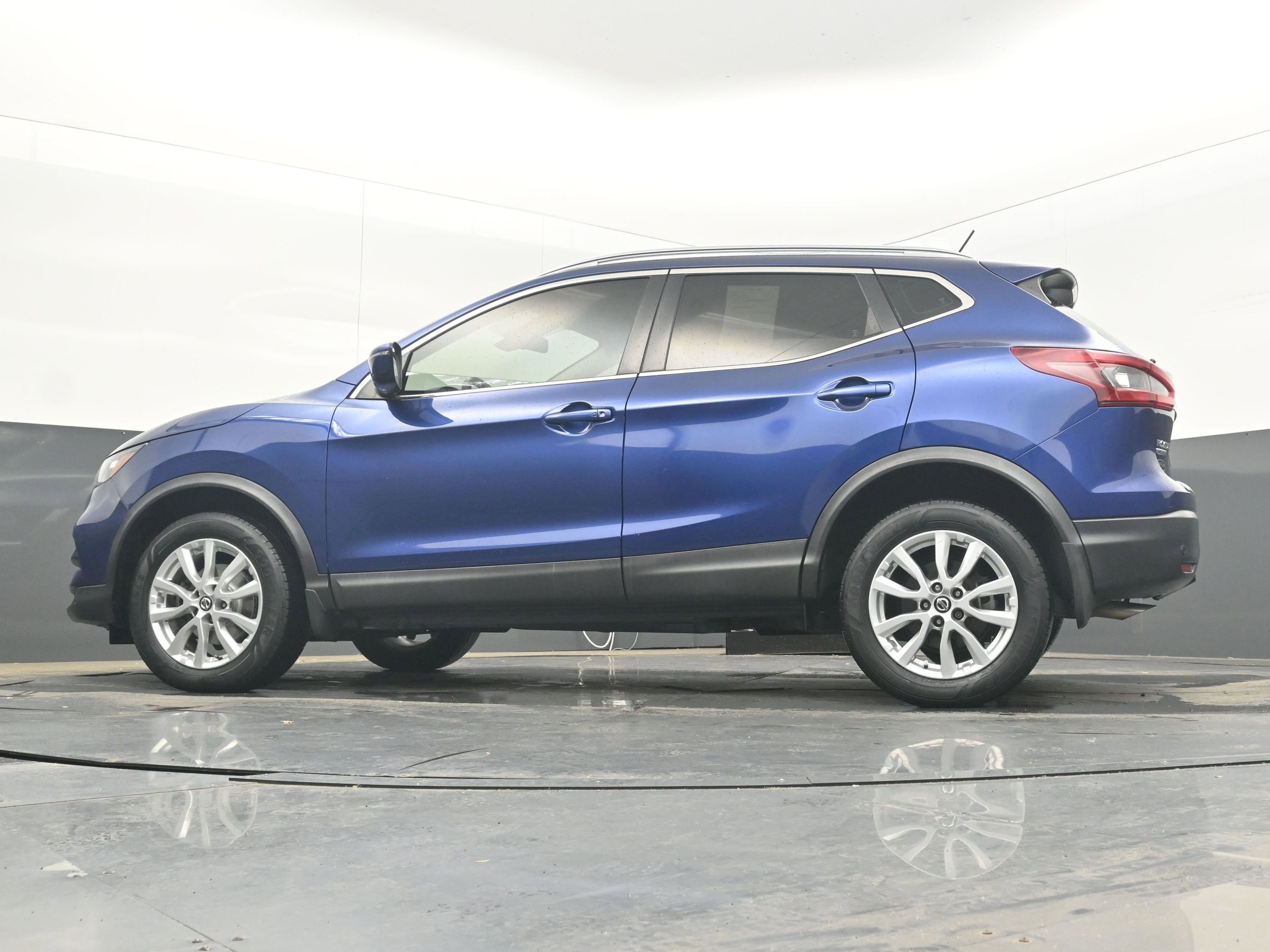 Used 2020 Nissan Rogue Sport SV FWD image 26