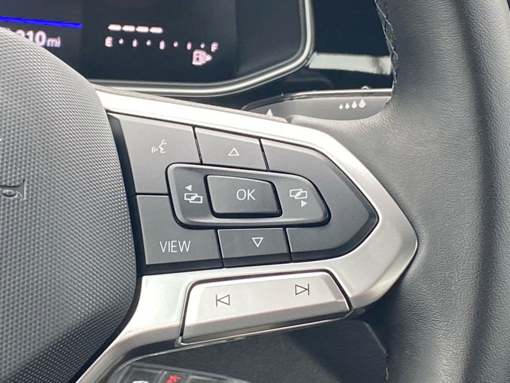 Certified 2025 Volkswagen Jetta Sport image 10