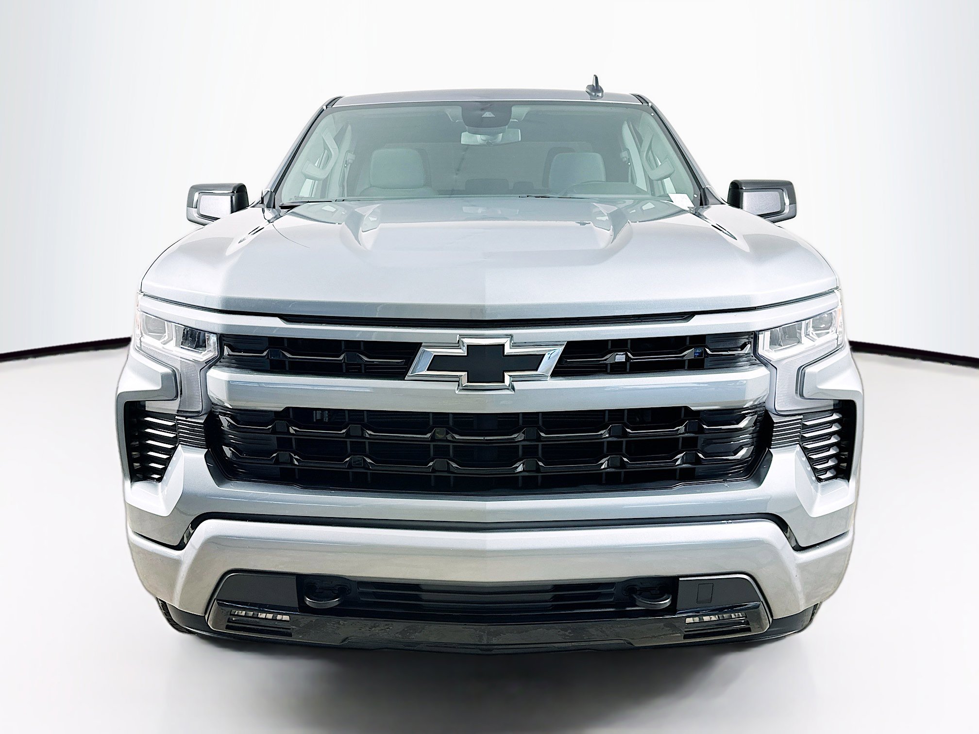 Used 2024 Chevrolet Silverado 1500 RST image 2