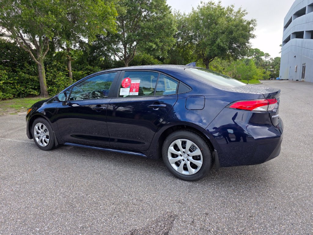 New 2027 Toyota Corolla LE FWD image 9
