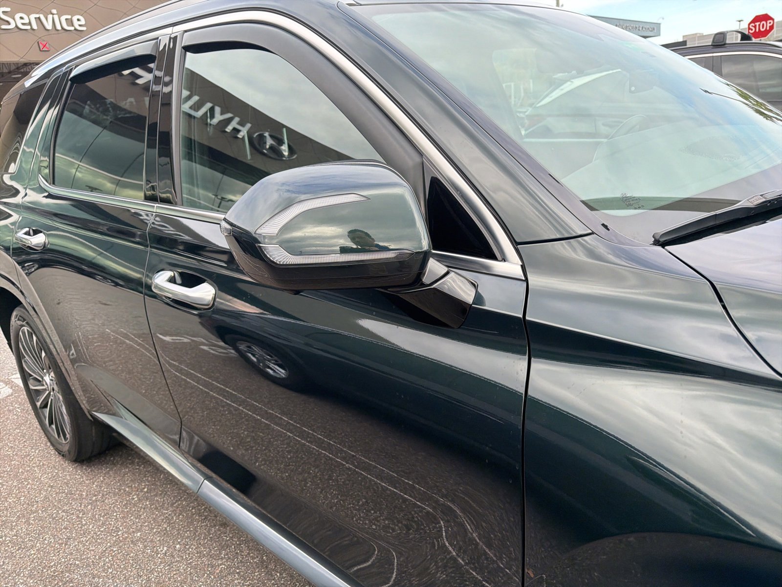 Used 2023 Hyundai Palisade Calligraphy image 2