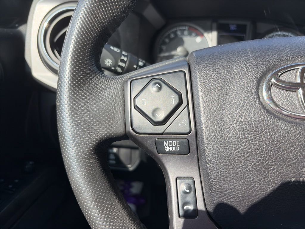 Used 2021 Toyota Tacoma TRD Off-Road image 19