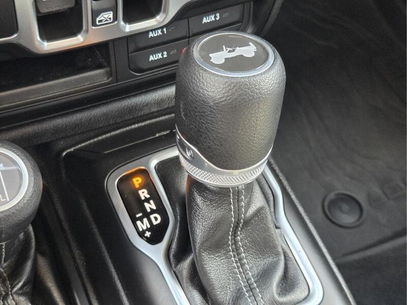 Used 2025 Jeep Wrangler Unlimited Sport AWD/4WD image 25