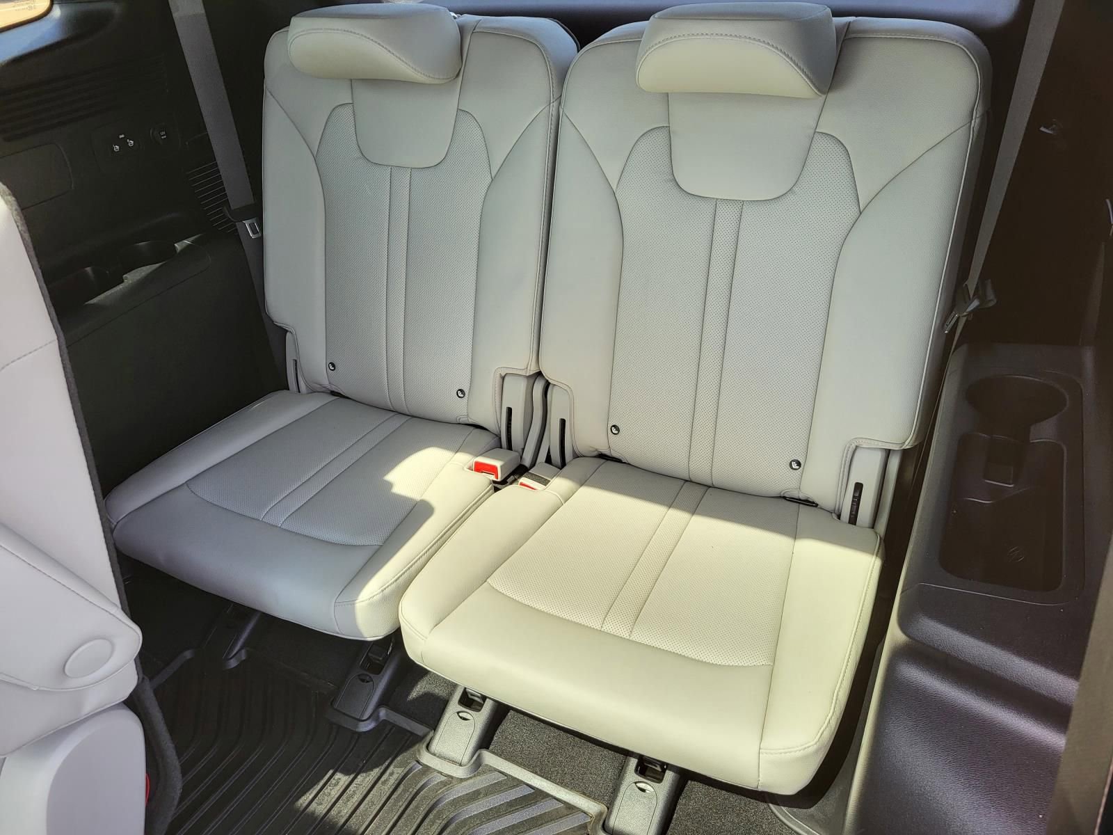 Used 2025 Kia Sorento SX Prestige image 16