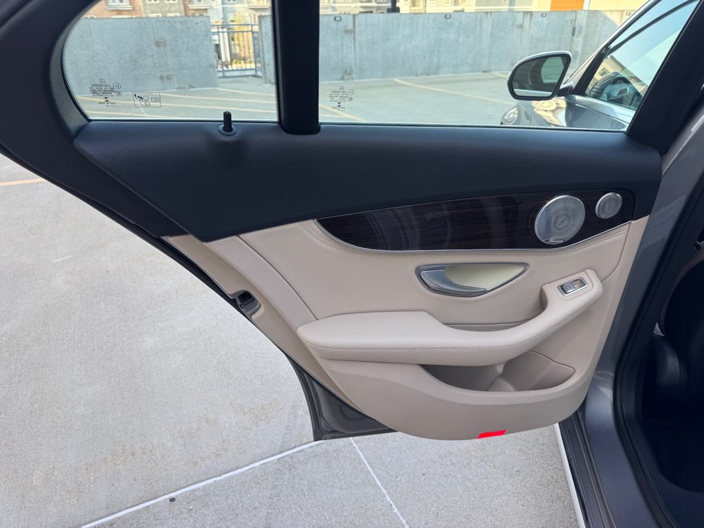 Used 2015 Mercedes-Benz C 300 4MATIC Sedan image 22