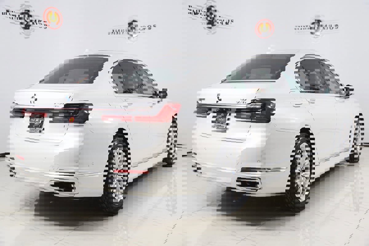 Used 2020 BMW 740i xDrive w/ Cold Weather Package image 3