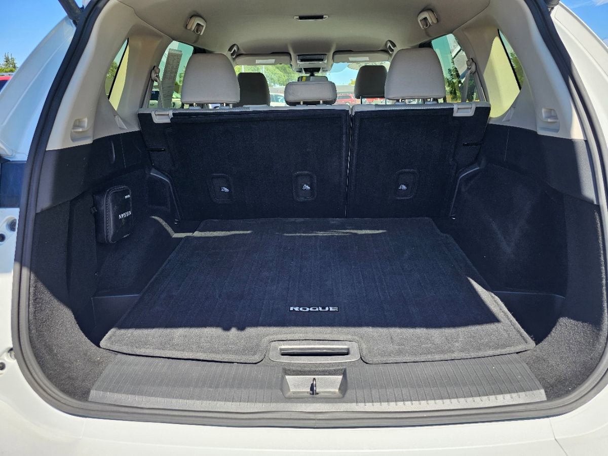 Used 2025 Nissan Rogue SV image 20