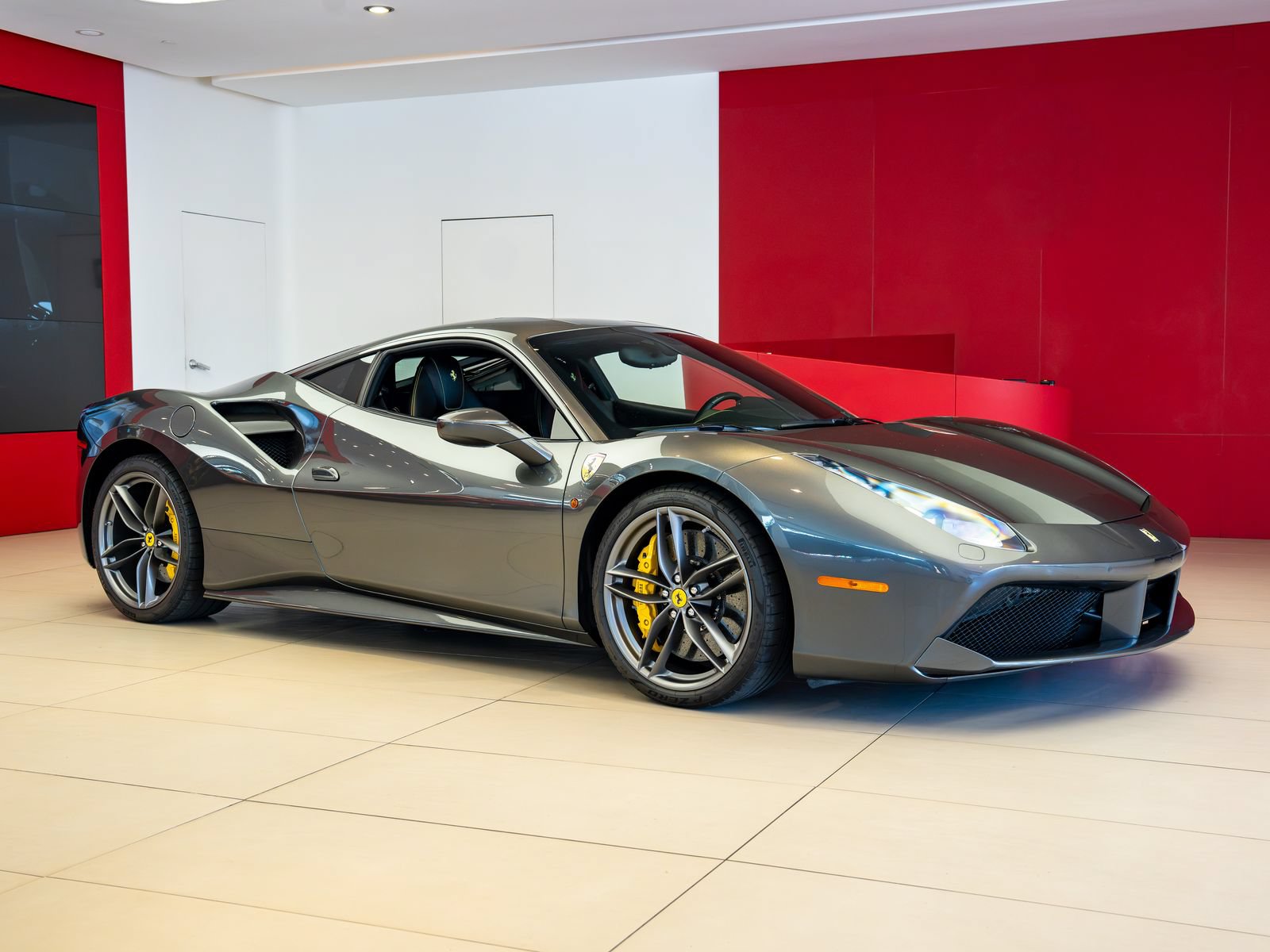 Certified 2017 Ferrari 488 GTB RWD image 1
