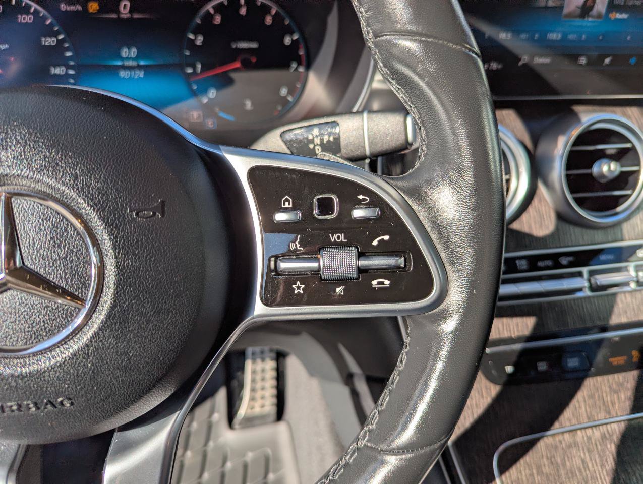 Used 2021 Mercedes-Benz GLC 300 4MATIC image 18