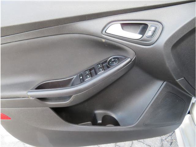 Used 2015 Ford Focus SE w/ SE Ecoboost Package image 12