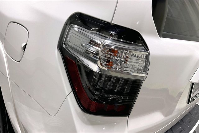 Used 2019 Toyota 4Runner SR5 Premium AWD/4WD image 29