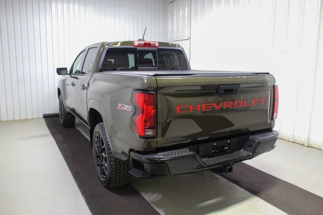 Used 2024 Chevrolet Colorado Z71 w/ LPO, Dark Essentials Package image 4