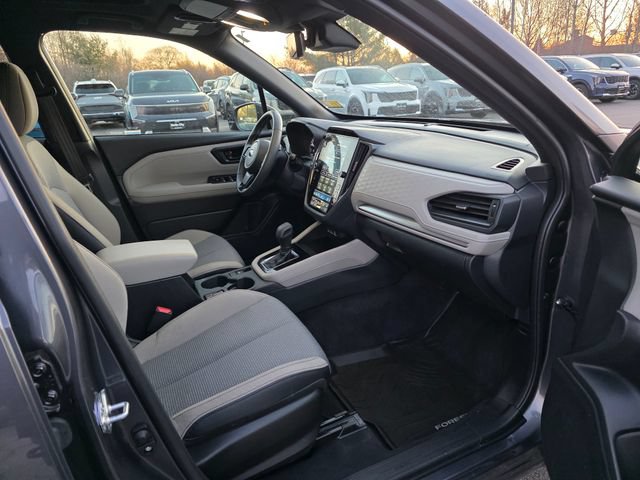 Used 2025 Subaru Forester Premium AWD/4WD image 12