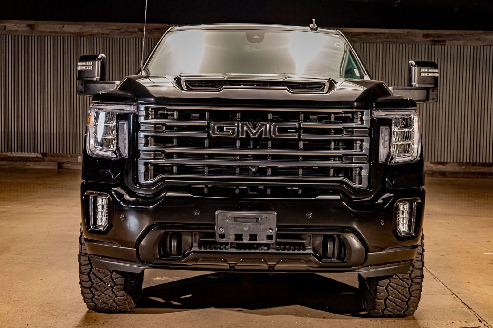 Used 2022 GMC Sierra 2500 AT4 w/ AT4 Premium Plus Package image 2